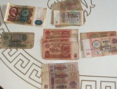 Продаются монеты и бумажные деньги , фото прилагаются 