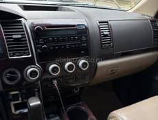 Toyota Sequoia