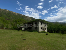 Двухэтажный дом с участком!