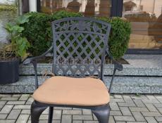 Продаются надежные и стильные металлические стулья