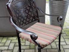 Продаются надежные и стильные металлические стулья