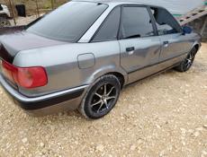 Audi 80