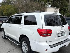 Toyota Sequoia