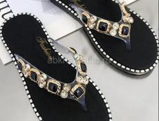 Шлепки женские новые 