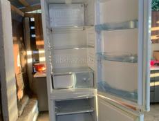 Продам огромный холодильник 