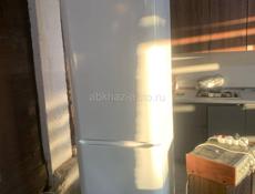 Продам огромный холодильник 