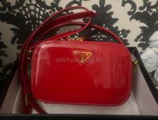 Сумка Prada покупала за 5 500 (отдам за 2500)один раз держала 