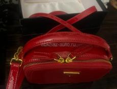 Сумка Prada покупала за 5 500 (отдам за 2500)один раз держала 