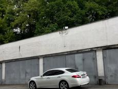 Nissan fuga