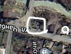 Продам угол ок земли под стройку двух или более этажного здания документы на руках 