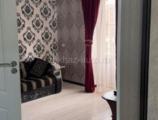 На новом районе сдаётся квартира на год. 