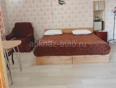 . Сдам студию на двоих в десяти минутах от берега, по суточна сейчас 1500 летам 2500.    90