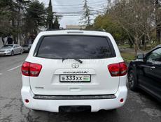 Toyota Sequoia