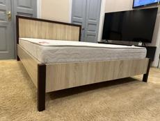 Кровать с матрасом