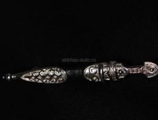 Срочно !! 5 комнатная квартира без ремонта , есть окна везде дверь , вода свет , есть подвал , гараж и небольшой участок, возможен торг реальному покупателю 