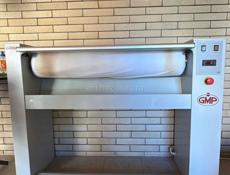 Гладильный каток и гладильный стол 