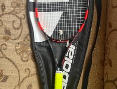 Теннисная ракетка