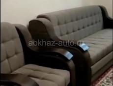 Продаются диван и два кресла 