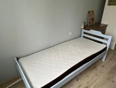 Кровать+ матрас из массива крепкая