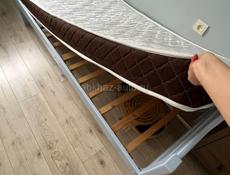 Кровать+ матрас из массива крепкая