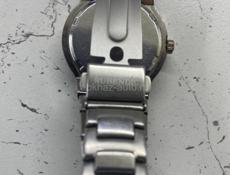 Продаются часы . 150"