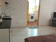 . Сдам студию  на двоих  на апрель и май, за 20 т  в месяц  в десяти минутах от берега .  90