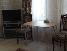 . Сдам студию  на двоих  на апрель и май, за 20 т  в месяц  в десяти минутах от берега .  90