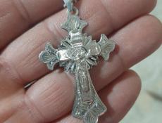 Продаётся серебряный крестик
