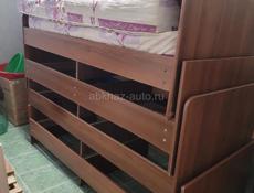 Кровать с матрасом 
