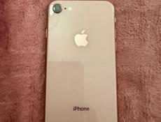 Продам айфон 8 