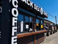 Требуется Баристо девушка до 30лет,ответственная,аккуратная,общительная,график работы 2/2 оклад 2500.+2%от выручки