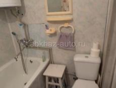 Срочно. Курорт Гагра, ул Абазгаа, 1 комнатная, 1 этаж, с документами