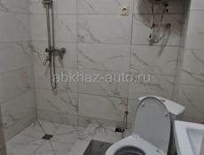 Центр Гагры, ул Абазгаа, 2 ком с ремонтом и мебелью.