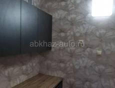 Центр Гагры, ул Абазгаа, 2 ком с ремонтом и мебелью.