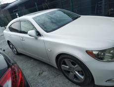 Lexus LS