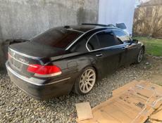 В разборе BMW 7 4.8 