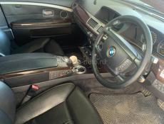 В разборе BMW 7 4.8 