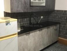 Продается двухэтажный дом в городе Очамчира. Первый этаж: прихожая,зал,кухня,спальня и ванная комната. Второй этаж: прихожая, зал и три спальни. Рядом рынка