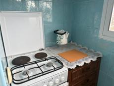 Сдается 4 х комнатная квагна старом поселке длительно