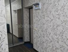 Курорт Гагра, ул Абазгаа, 2 ком с новым ремонтом и мебелью.