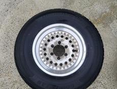 Продаю шины с дисками все 4.