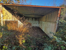 Стоит на Бзыби,есть за что зацепить,двери лежат снятые недостаток виден на фото