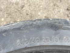 R18 245/40