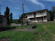 Продается дом с огромным участок земли 