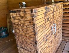 Продам барную стойку ,кассу и витринный холодильник