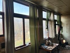 Продаётся дом возле аэропорта  дом 3 этажный отлично подойдет для  бизнеса для сдачи 