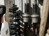 Амортизаторы передние 