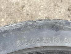 R18 245/40