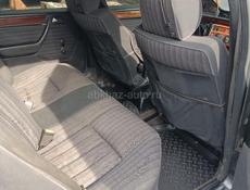 Mercedes-Benz 124