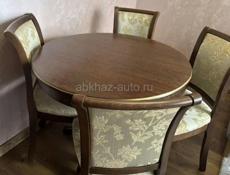 Стол со стульями 